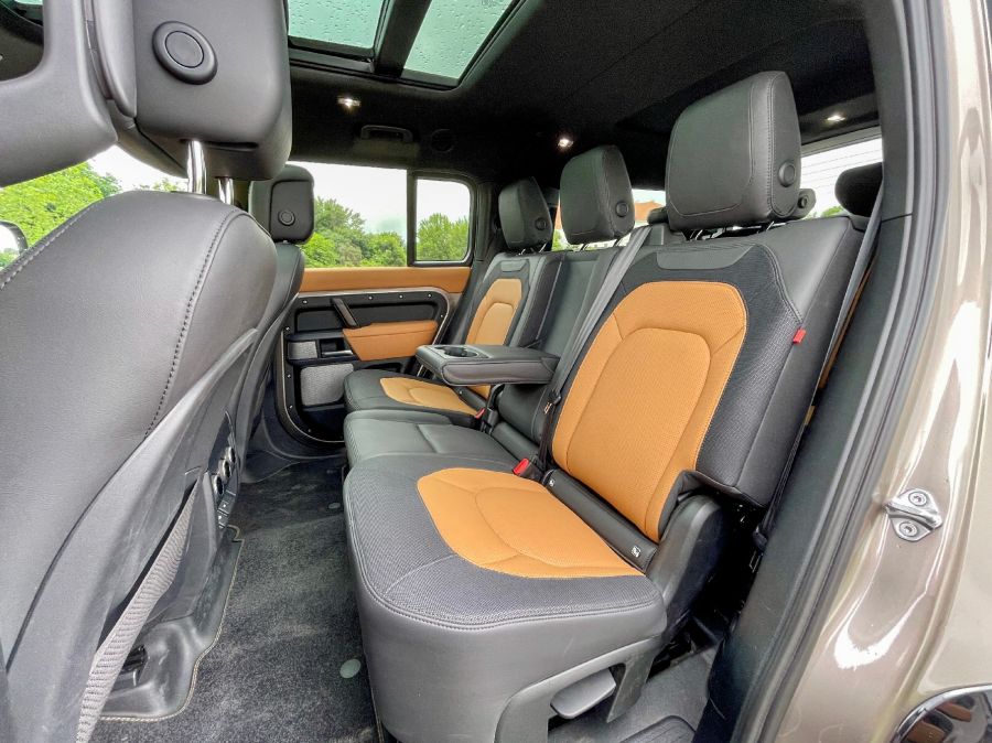 Ki a kicsit nem becsüli, vehet nagyobbat – Land Rover Defender 130 D300 AWD - Autó & Motor - MOBILITY - 2023 Land Rover Defender 130 D300 AWD teszt, Defedenr D300, defender 130, Defender teszt, land rover defender, Land Rover Defender 130 D300, LAnd Rover teszt, 