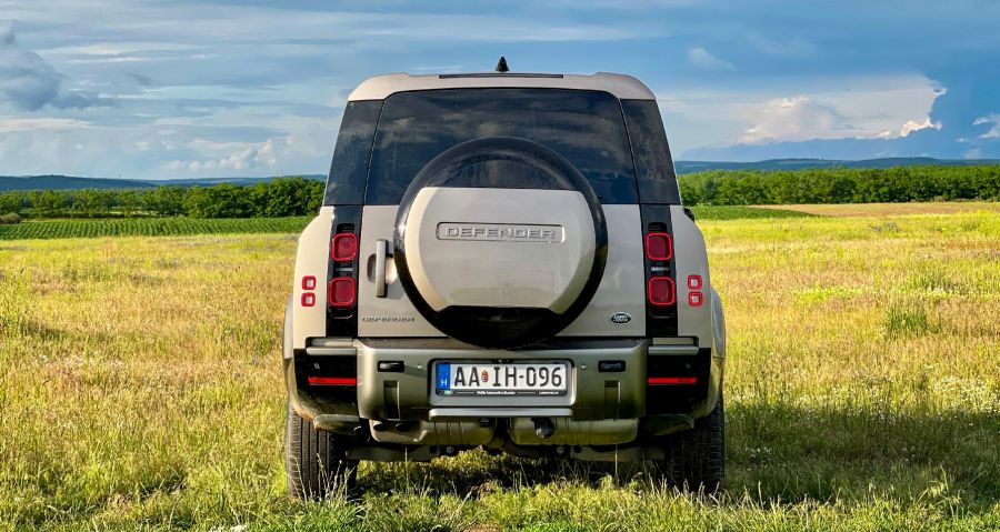 Ki a kicsit nem becsüli, vehet nagyobbat – Land Rover Defender 130 D300 AWD - Autó & Motor - MOBILITY - 2023 Land Rover Defender 130 D300 AWD teszt, Defedenr D300, defender 130, Defender teszt, land rover defender, Land Rover Defender 130 D300, LAnd Rover teszt, 