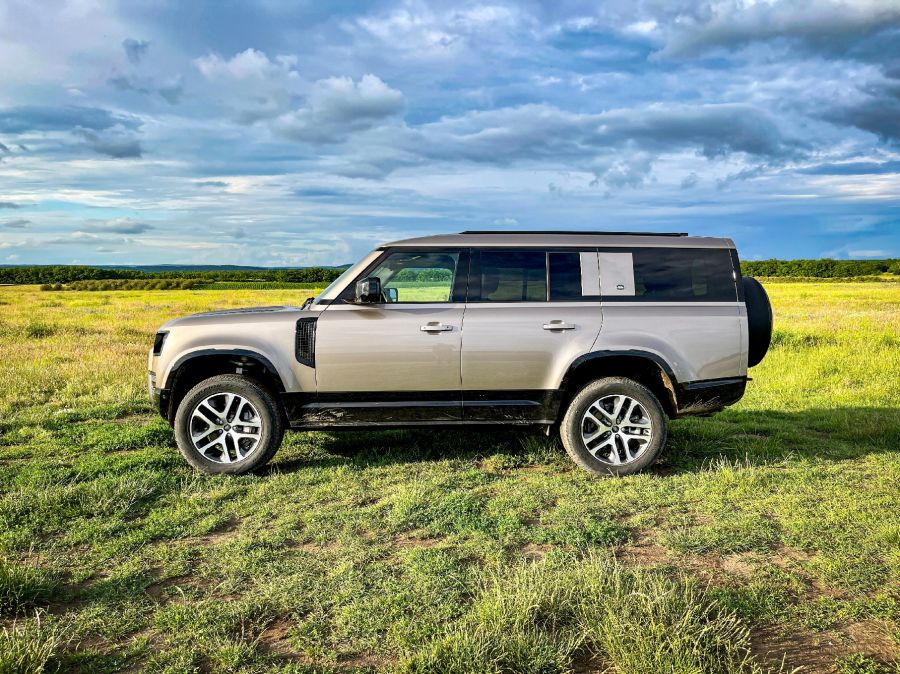 Ki a kicsit nem becsüli, vehet nagyobbat – Land Rover Defender 130 D300 AWD - Autó & Motor - MOBILITY - 2023 Land Rover Defender 130 D300 AWD teszt, Defedenr D300, defender 130, Defender teszt, land rover defender, Land Rover Defender 130 D300, LAnd Rover teszt, 