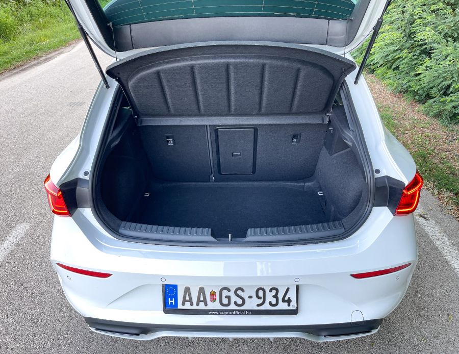 Oidipusz - Cupra Leon 1.5 eTSI DSG - Autó & Motor - MOBILITY - cupra leon, Cupra leon 1.5 eTSI DSG teszt, leon cupra teszt, leon teszt,