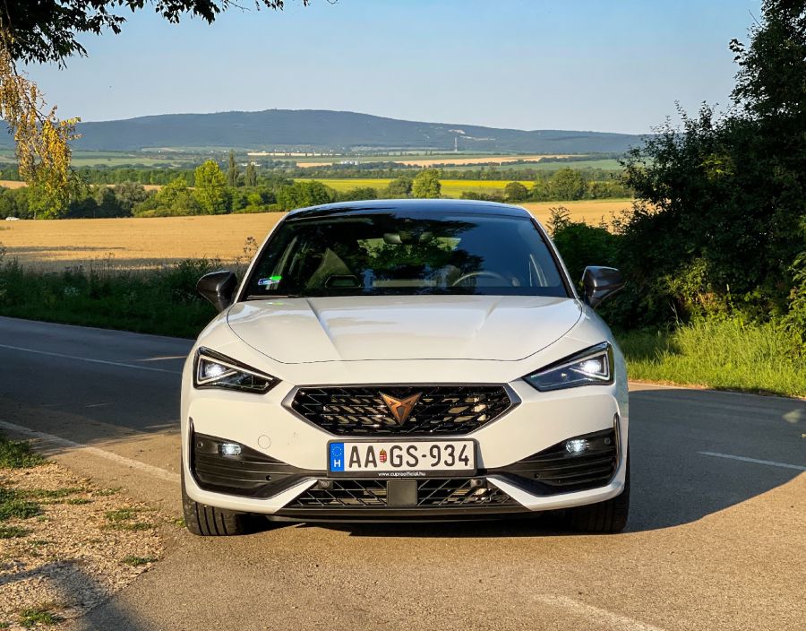 Oidipusz - Cupra Leon 1.5 eTSI DSG - Autó & Motor - MOBILITY - cupra leon, Cupra leon 1.5 eTSI DSG teszt, leon cupra teszt, leon teszt,
