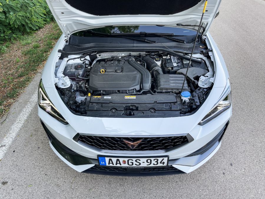 Oidipusz - Cupra Leon 1.5 eTSI DSG - Autó & Motor - MOBILITY - cupra leon, Cupra leon 1.5 eTSI DSG teszt, leon cupra teszt, leon teszt,