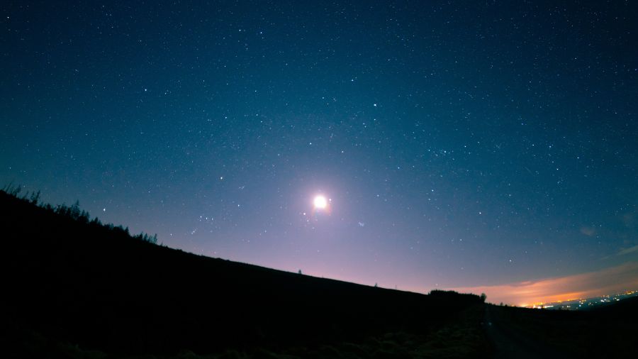 A mai nap során is 'csak' a Hold kavarhat be picit, de óriási rángatásra szerencsére nem kell számítanunk -  -  - asztrológia, 