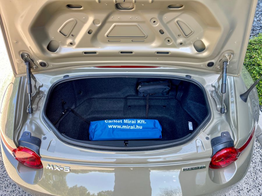 Ikon – Mazda MX-5 Roadster - Autó & Motor - MOBILITY - 2023 MX-5 teszt, mazda MX-5 teszt, Mazda MX5 Roadster teszt, mx-5 mazda, mx5 mazda, 