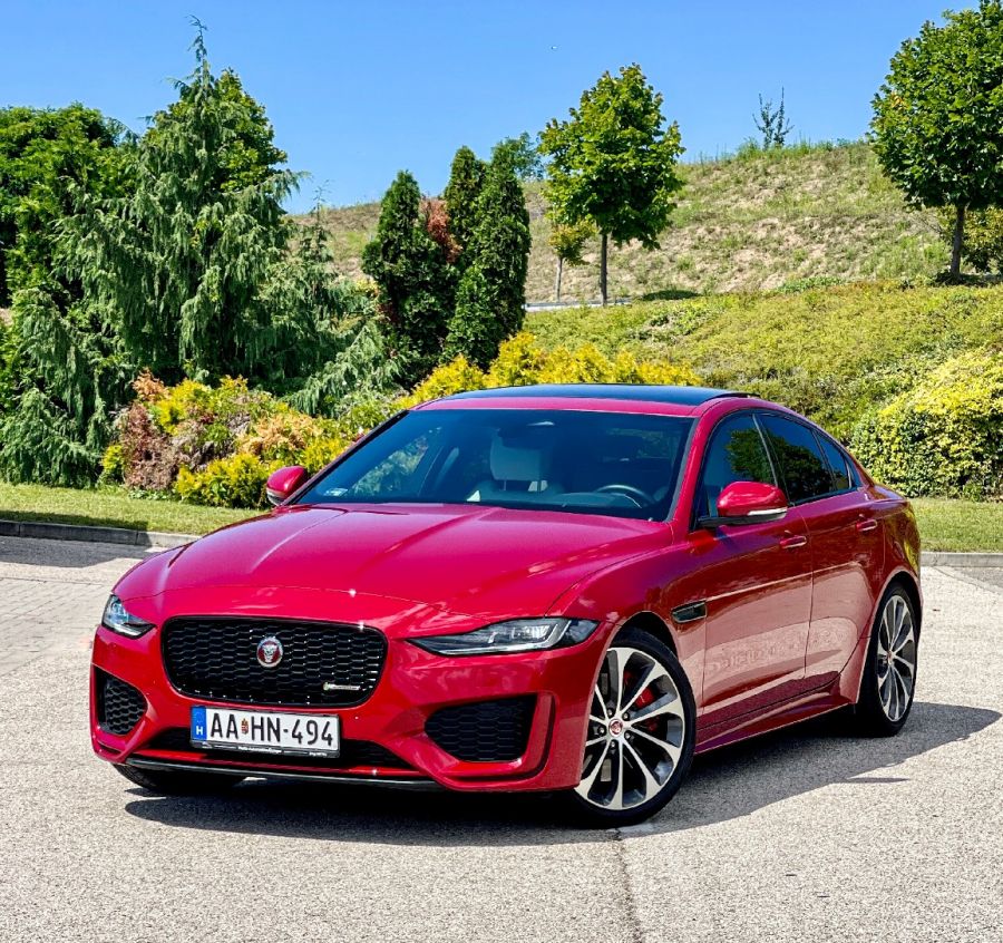 Lehet benne hibát találni, de tényleg szükséges? – Jaguar XE P300 AWD - Autó & Motor - MOBILITY - 2023 Jaguar XE teszt, jaguar teszt, Jaguar XE P300 AWD teszt, xe jaguar, 