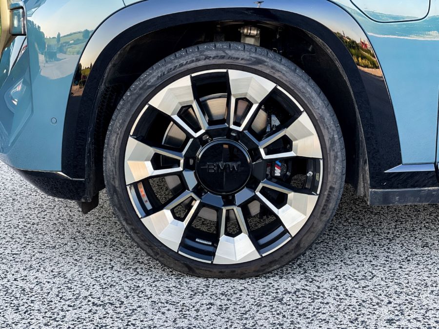 Irgalmatlan – BMW XM - Autó & Motor - MOBILITY - bmw xm, bmw xm plug-in hybrid teszt, BMW XM teszt,