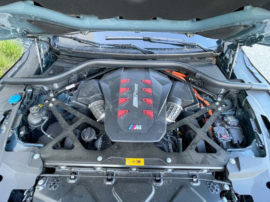 Irgalmatlan – BMW XM - Autó & Motor - MOBILITY - bmw xm, bmw xm plug-in hybrid teszt, BMW XM teszt,