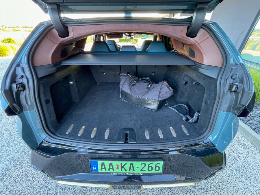 Irgalmatlan – BMW XM - Autó & Motor - MOBILITY - bmw xm, bmw xm plug-in hybrid teszt, BMW XM teszt,