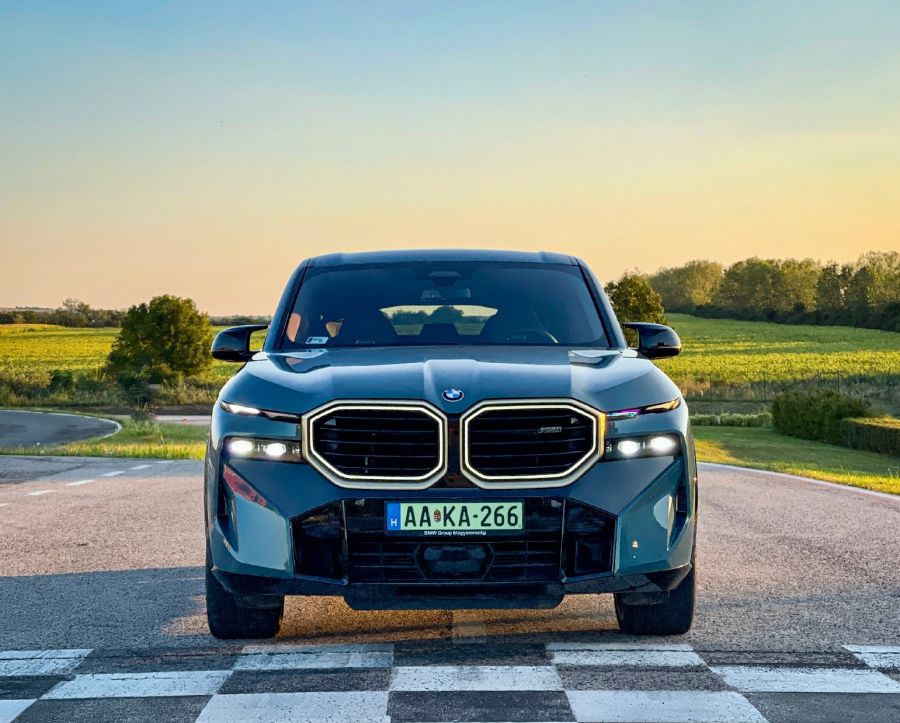 Irgalmatlan – BMW XM - Autó & Motor - MOBILITY - bmw xm, bmw xm plug-in hybrid teszt, BMW XM teszt,