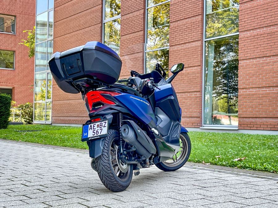Mások miért nem így csinálják? – Honda Forza 350 - Autó & Motor - MOBILITY - forza, forza 350, forza 350 teszt, honda, honda forza, honda forza 350 teszt, honda teszt,