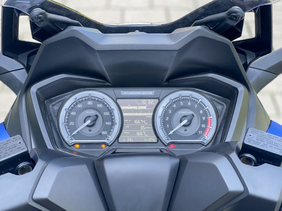 Mások miért nem így csinálják? – Honda Forza 350 - Autó & Motor - MOBILITY - forza, forza 350, forza 350 teszt, honda, honda forza, honda forza 350 teszt, honda teszt,