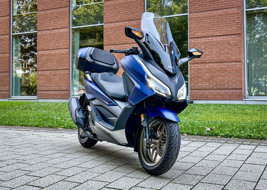 Mások miért nem így csinálják? – Honda Forza 350 - Autó & Motor - MOBILITY - forza, forza 350, forza 350 teszt, honda, honda forza, honda forza 350 teszt, honda teszt,