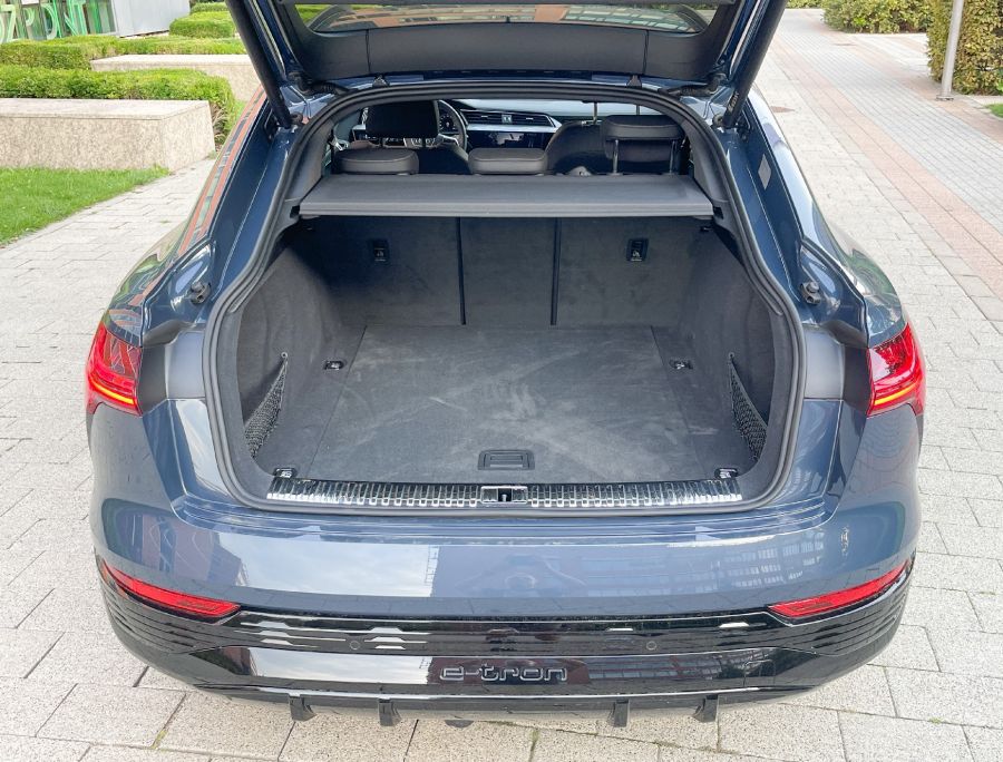 Konzervatív nyugalom – Audi Q8 55 Sportback e-tron - Autó & Motor - MOBILITY - 2023 Audi Q8 e-tron Sportback teszt, Audi e-tron teszt, Audi Q8 55 Sportback e-tron teszt, Audi Q8 e-tron teszt, 