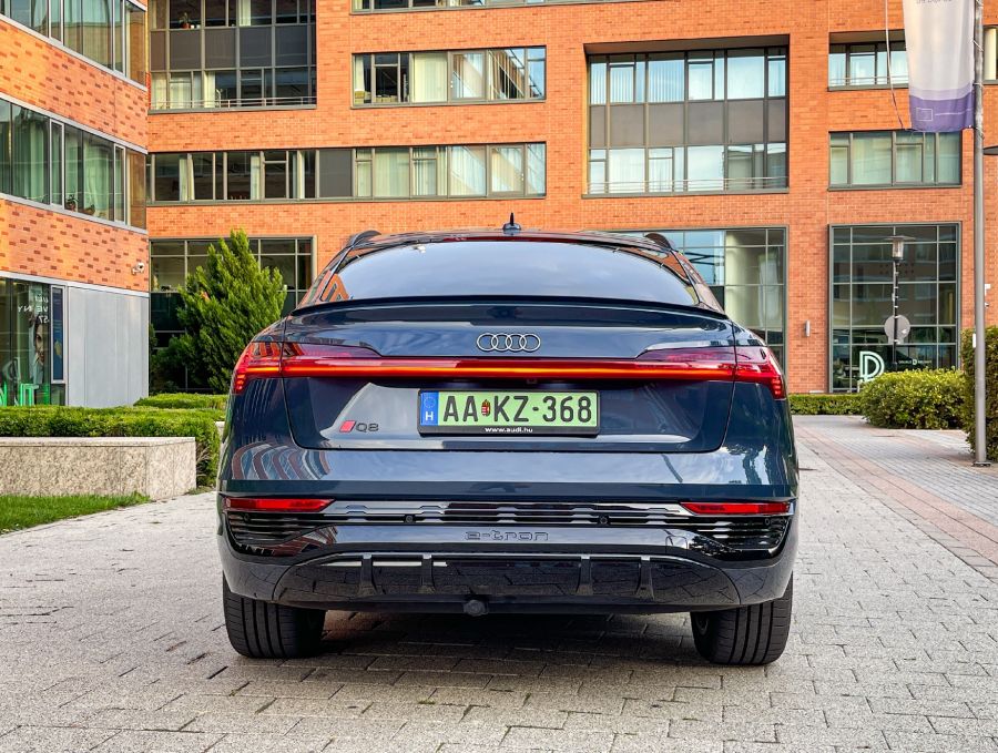 Konzervatív nyugalom – Audi Q8 55 Sportback e-tron - Autó & Motor - MOBILITY - 2023 Audi Q8 e-tron Sportback teszt, Audi e-tron teszt, Audi Q8 55 Sportback e-tron teszt, Audi Q8 e-tron teszt, 