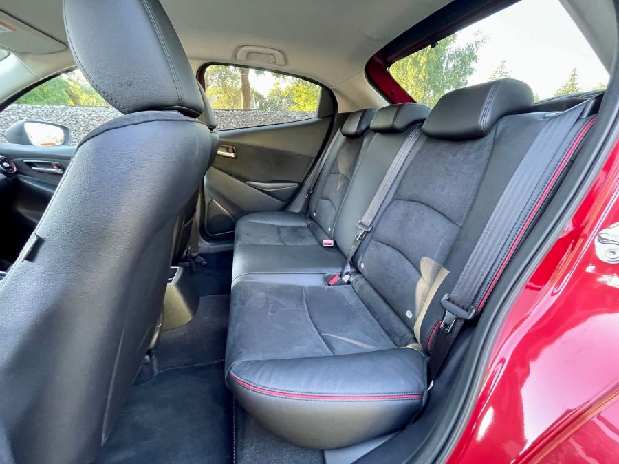 Kettő van belőle – 2023 Mazda 2 Homura Aka G115 - Autó & Motor - MOBILITY - 2023 Mazda 2 teszt, Mazda 2, Mazda 2 Homura AKA teszt, Mazda 2 Homura G115 teszt, 