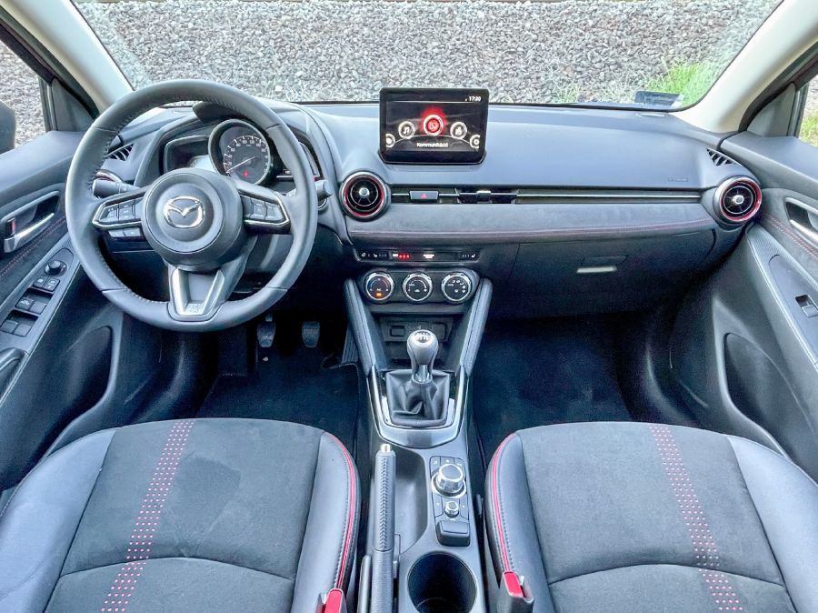 Kettő van belőle – 2023 Mazda 2 Homura Aka G115 - Autó & Motor - MOBILITY - 2023 Mazda 2 teszt, Mazda 2, Mazda 2 Homura AKA teszt, Mazda 2 Homura G115 teszt, 