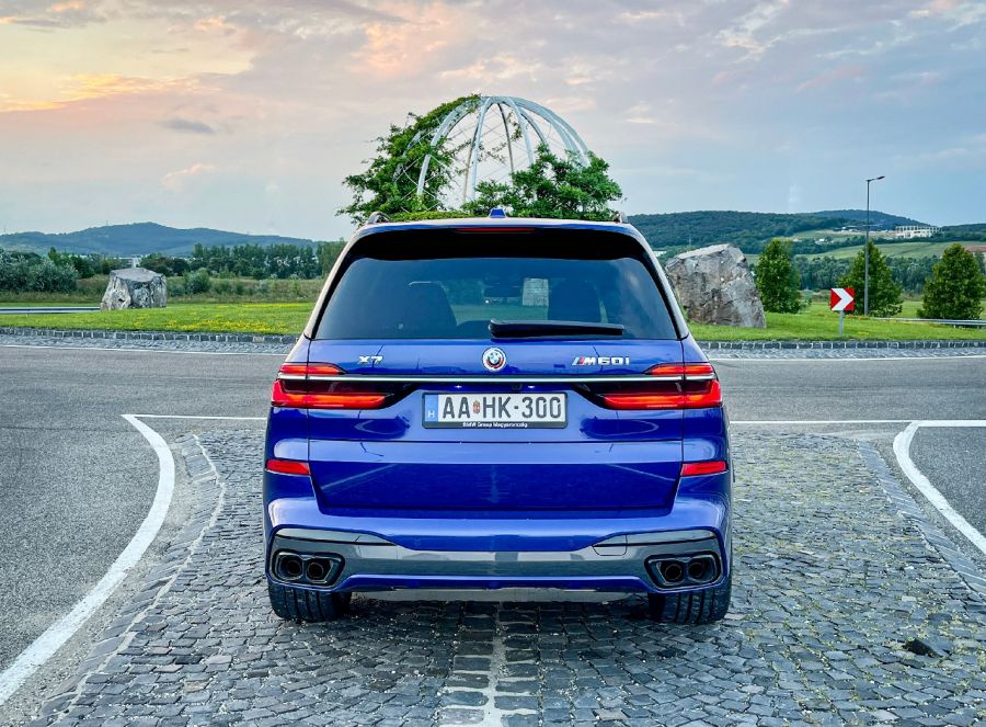 Nem helyrajzi kérdés – BMW X7 M60i xDrive - Autó & Motor - MOBILITY - 2023 BMW X7 M60i teszt, 2023 X7 M60i, BMW X7, BMW X7 M60i xDrive teszt, BMW X7 teszt, x7, x7 m60i, X7 M60i teszt, 