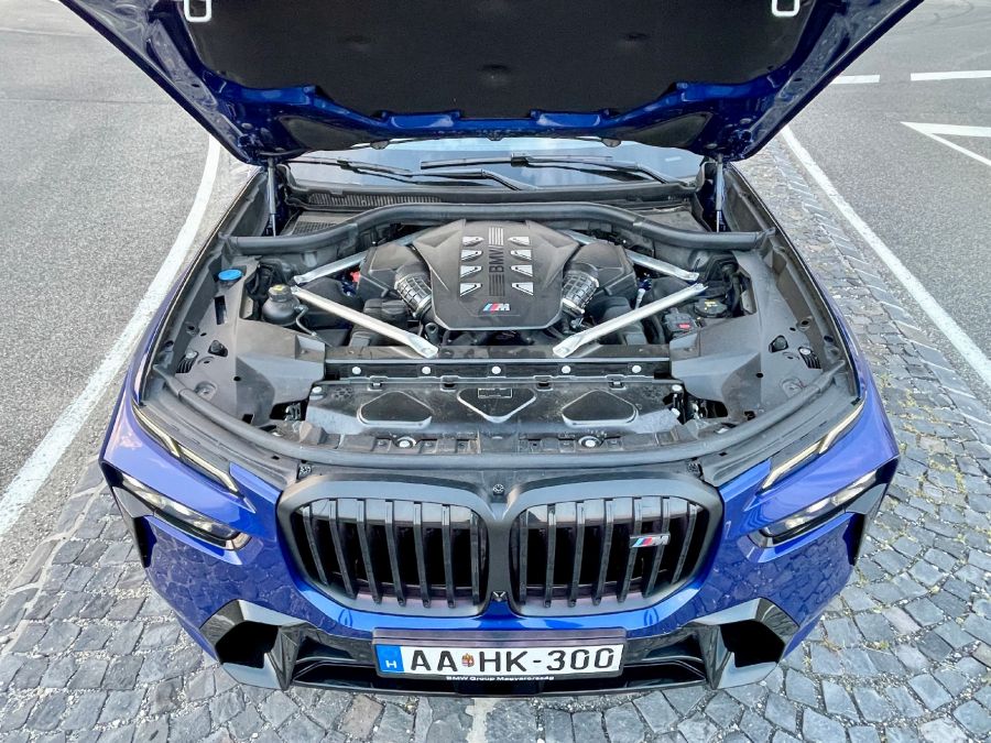 Nem helyrajzi kérdés – BMW X7 M60i xDrive - Autó & Motor - MOBILITY - 2023 BMW X7 M60i teszt, 2023 X7 M60i, BMW X7, BMW X7 M60i xDrive teszt, BMW X7 teszt, x7, x7 m60i, X7 M60i teszt, 