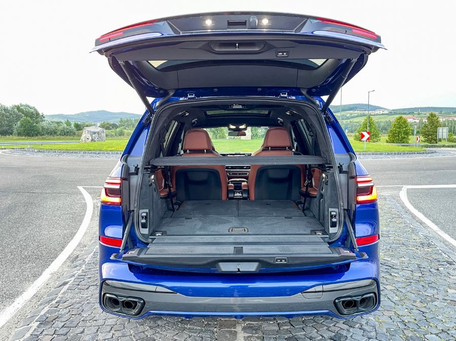 Nem helyrajzi kérdés – BMW X7 M60i xDrive - Autó & Motor - MOBILITY - 2023 BMW X7 M60i teszt, 2023 X7 M60i, BMW X7, BMW X7 M60i xDrive teszt, BMW X7 teszt, x7, x7 m60i, X7 M60i teszt, 