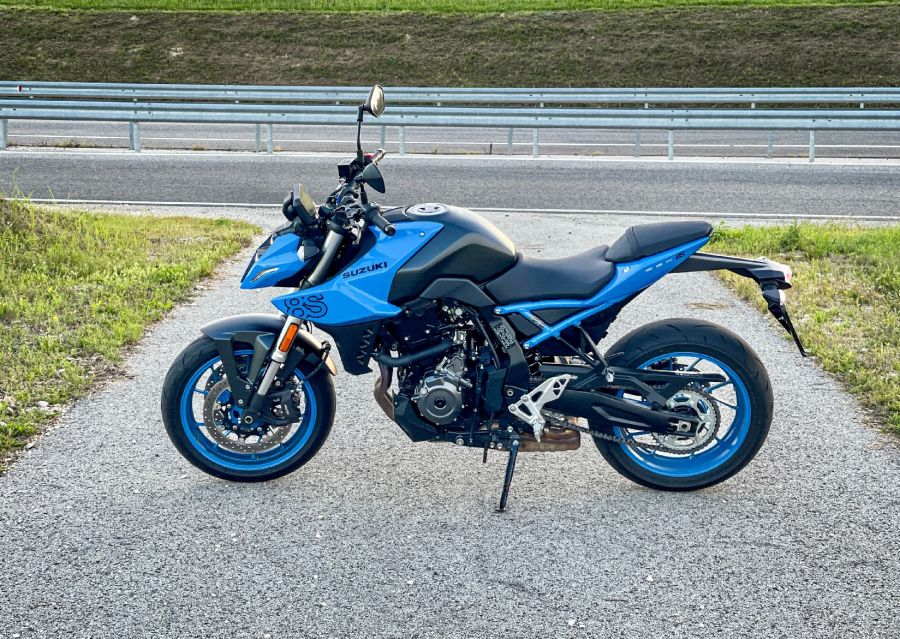 Élmény, játék, szórakozás – Suzuki GSX-8S - Autó & Motor - MOBILITY - suzuki GSX S8 teszt, Suzuki S8 teszt, 