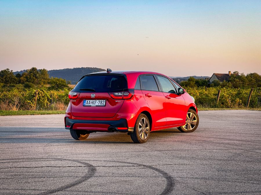 Kívül kicsi, belül nagy – Honda Jazz 1.5 i-MMD Hybrid Advance - Autó & Motor - MOBILITY - 2023 Honda Jazz 1%2C5 i-MMD Hybris Advance teszt, 2023 Honda Jazz hybrid teszt, honda jazz, Honda jazz hybrid teszt, 