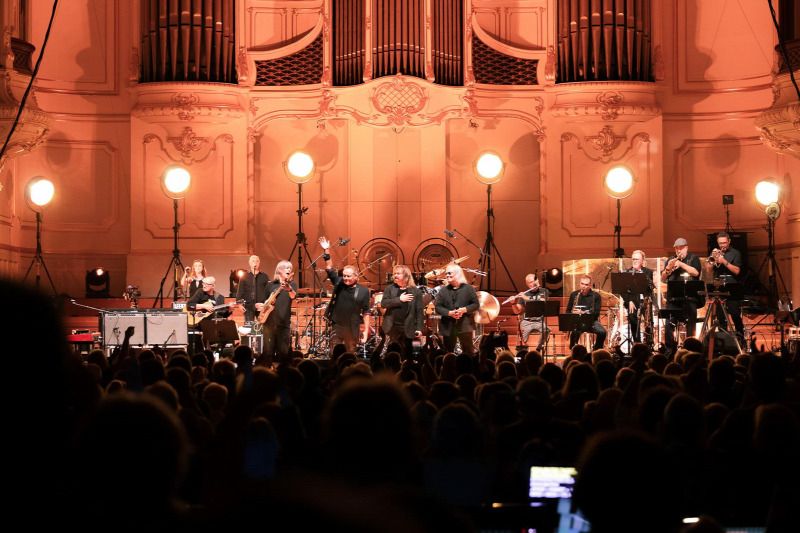 Felkerült a Szomorú vasárnap a Mandoki Soulmates repertoárjára - Kikapcsoló - STYLENEWS - leslie mandoki, 