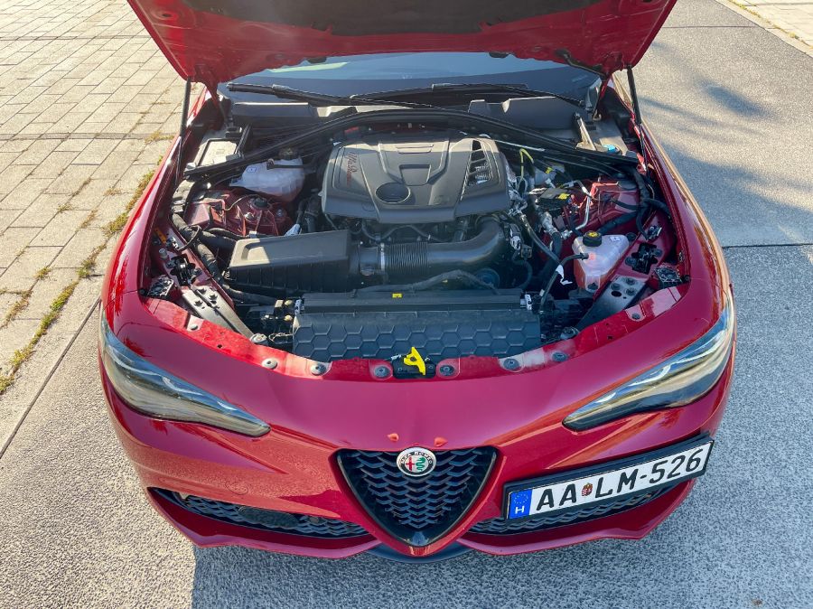 Mindörökké egyszer – Alfa Romeo Giulia 2.0 Q4 Competizione - Autó & Motor - MOBILITY - 2023 Alfa Giulia Competizione teszt, alfa romeo giulia, Alfa Romeo Giulia 2.0 Q4 teszt, Alfa romeo giulia competizione, Alfa Romeo Giulia teszt,