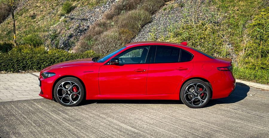 Mindörökké egyszer – Alfa Romeo Giulia 2.0 Q4 Competizione - Autó & Motor - MOBILITY - 2023 Alfa Giulia Competizione teszt, alfa romeo giulia, Alfa Romeo Giulia 2.0 Q4 teszt, Alfa romeo giulia competizione, Alfa Romeo Giulia teszt,