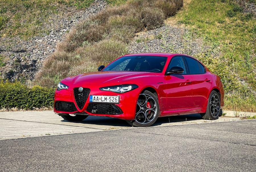 Mindörökké egyszer – Alfa Romeo Giulia 2.0 Q4 Competizione - Autó & Motor - MOBILITY - 2023 Alfa Giulia Competizione teszt, alfa romeo giulia, Alfa Romeo Giulia 2.0 Q4 teszt, Alfa romeo giulia competizione, Alfa Romeo Giulia teszt,