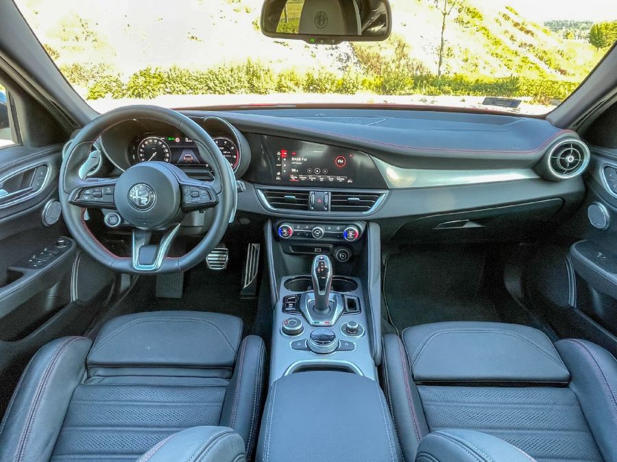Mindörökké egyszer – Alfa Romeo Giulia 2.0 Q4 Competizione - Autó & Motor - MOBILITY - 2023 Alfa Giulia Competizione teszt, alfa romeo giulia, Alfa Romeo Giulia 2.0 Q4 teszt, Alfa romeo giulia competizione, Alfa Romeo Giulia teszt,