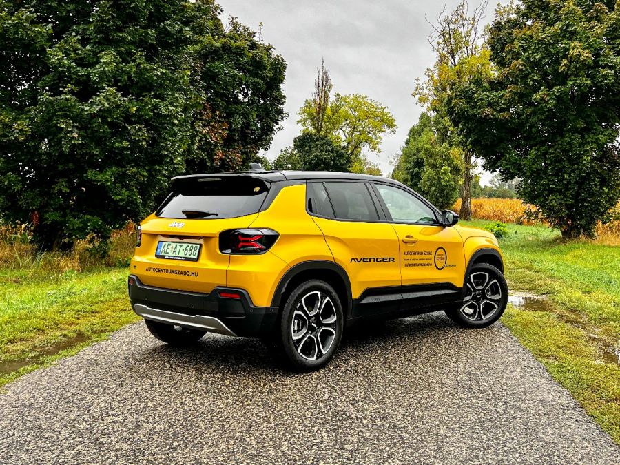 A legjobbnak ítélt – Jeep Avenger Summit - Autó & Motor - MOBILITY - 2023 car of the year teszt, 2023 Jeep Avenger teszt, Jeep autocentrumszabo, Jeep Avenger electric teszt, Jeep Avenger Summit teszt, Jeep Avenger teszt, 