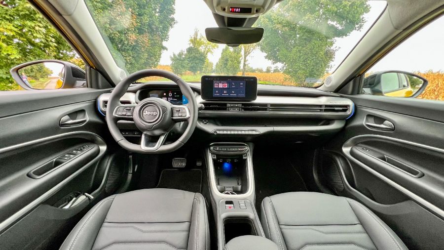 A legjobbnak ítélt – Jeep Avenger Summit - Autó & Motor - MOBILITY - 2023 car of the year teszt, 2023 Jeep Avenger teszt, Jeep autocentrumszabo, Jeep Avenger electric teszt, Jeep Avenger Summit teszt, Jeep Avenger teszt, 