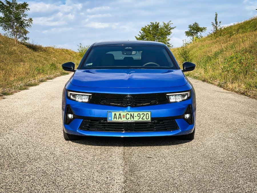 Astra inclinant sed non cogunt– Opel Astra PHEV GS - Autó & Motor - MOBILITY - 2023 Astra teszt, Astra PHEV GS teszt, Astra plug-in hybrid teszt, Opel Astra PHEV GS teszt, Opel Astra teszt, 