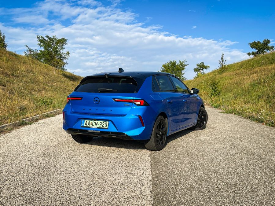 Astra inclinant sed non cogunt– Opel Astra PHEV GS - Autó & Motor - MOBILITY - 2023 Astra teszt, Astra PHEV GS teszt, Astra plug-in hybrid teszt, Opel Astra PHEV GS teszt, Opel Astra teszt, 