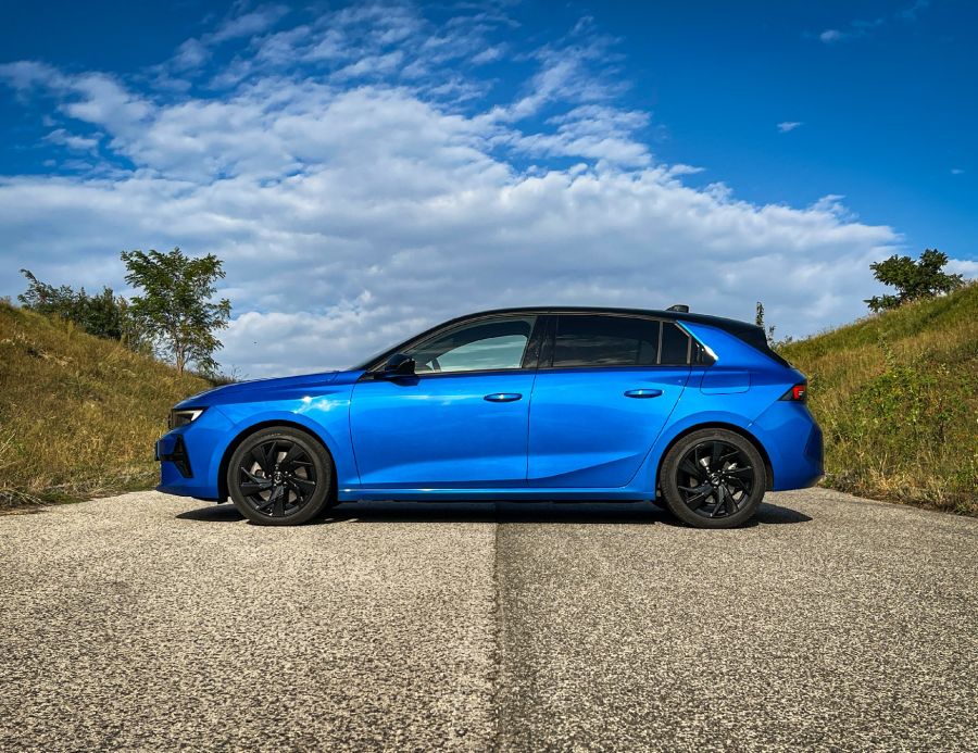 Astra inclinant sed non cogunt– Opel Astra PHEV GS - Autó & Motor - MOBILITY - 2023 Astra teszt, Astra PHEV GS teszt, Astra plug-in hybrid teszt, Opel Astra PHEV GS teszt, Opel Astra teszt, 