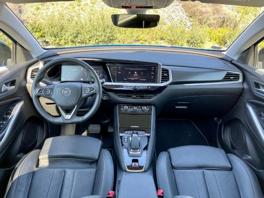 Örülök, hogy újra látlak! Jól nézel ki! – Opel Grandland Plug-in Hybrid Ultimate - Autó & Motor - MOBILITY - grandland 2023, grandland plug in hybrid, grandland teszt, opel Grandland PHEV Ultimate teszt, Opel grandland teszt, 