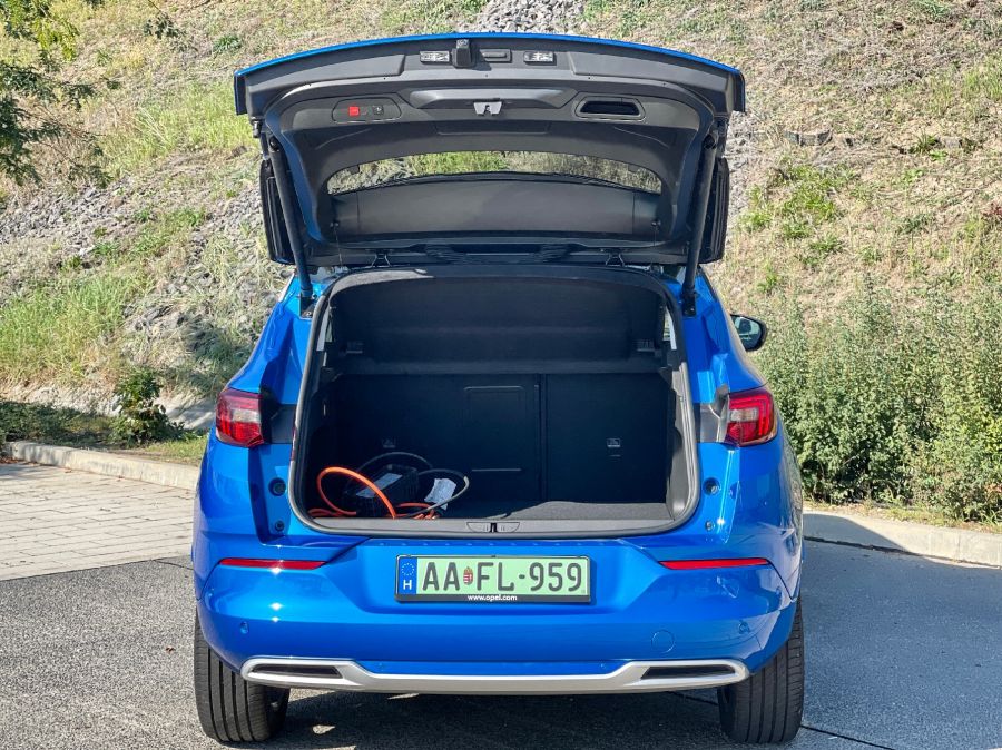 Örülök, hogy újra látlak! Jól nézel ki! – Opel Grandland Plug-in Hybrid Ultimate - Autó & Motor - MOBILITY - grandland 2023, grandland plug in hybrid, grandland teszt, opel Grandland PHEV Ultimate teszt, Opel grandland teszt, 