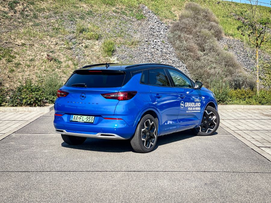 Örülök, hogy újra látlak! Jól nézel ki! – Opel Grandland Plug-in Hybrid Ultimate - Autó & Motor - MOBILITY - grandland 2023, grandland plug in hybrid, grandland teszt, opel Grandland PHEV Ultimate teszt, Opel grandland teszt, 