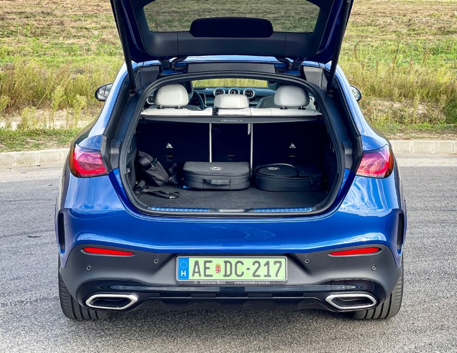 Amikor a presztízsből luxus lesz – Mercedes Benz GLC 400e 4Matic Coupé - Autó & Motor - MOBILITY - glc coupe 2023, glc coupe 400e, GLC coupé PHEV teszt, glc mercedes, Mercedes GLC coupé 400e teszt, Mercedes-Benz GLC 400e teszt, 