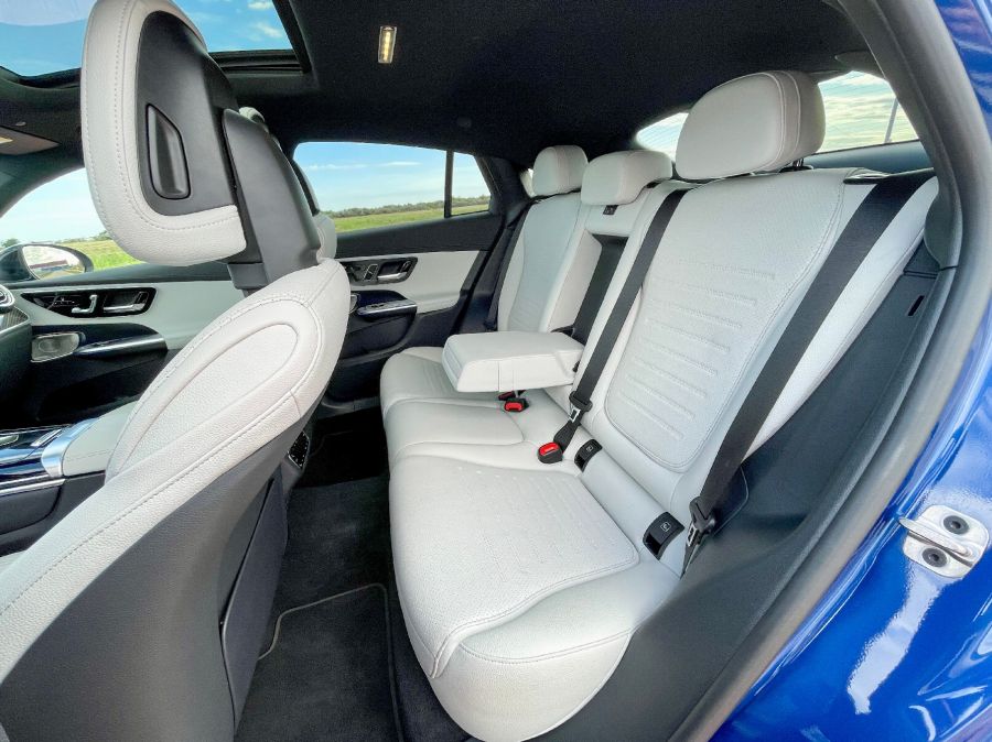 Amikor a presztízsből luxus lesz – Mercedes Benz GLC 400e 4Matic Coupé - Autó & Motor - MOBILITY - glc coupe 2023, glc coupe 400e, GLC coupé PHEV teszt, glc mercedes, Mercedes GLC coupé 400e teszt, Mercedes-Benz GLC 400e teszt, 