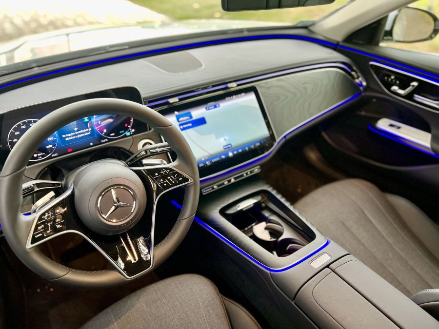 Szemet gyönyörködtető látvány – Mercedes-Benz E osztály bemutató - Autó & Motor - MOBILITY - 2023 Mercedes E, E osztály bemutató, mercedes benz, mercedes benz e osztály, mercedes e bemutató, 