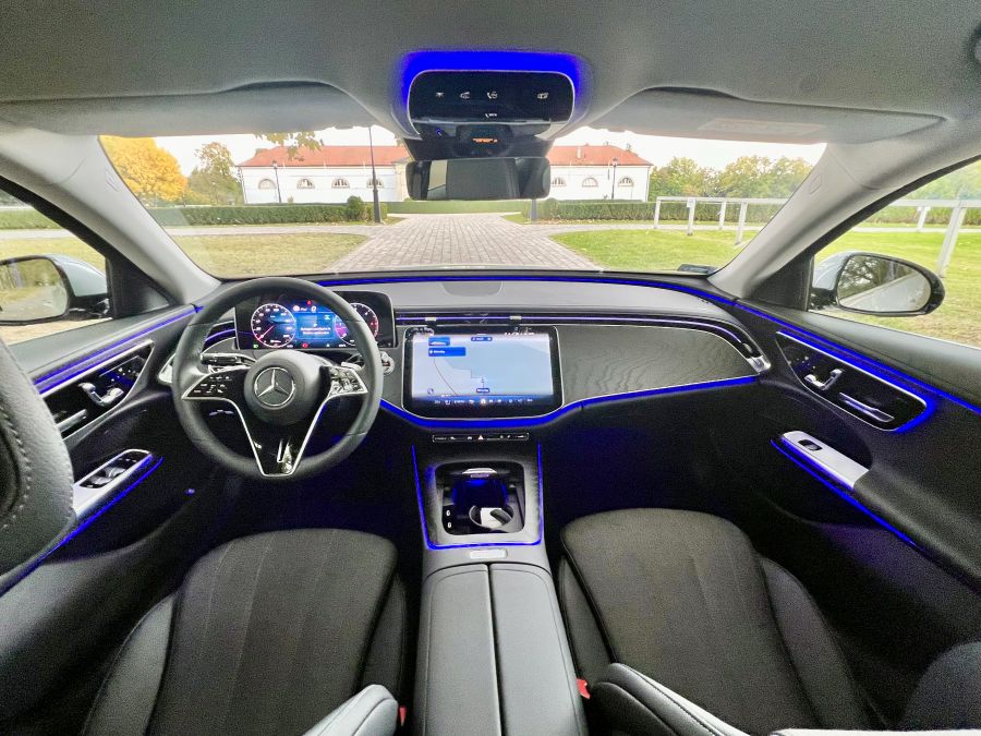 Szemet gyönyörködtető látvány – Mercedes-Benz E osztály bemutató - Autó & Motor - MOBILITY - 2023 Mercedes E, E osztály bemutató, mercedes benz, mercedes benz e osztály, mercedes e bemutató, 