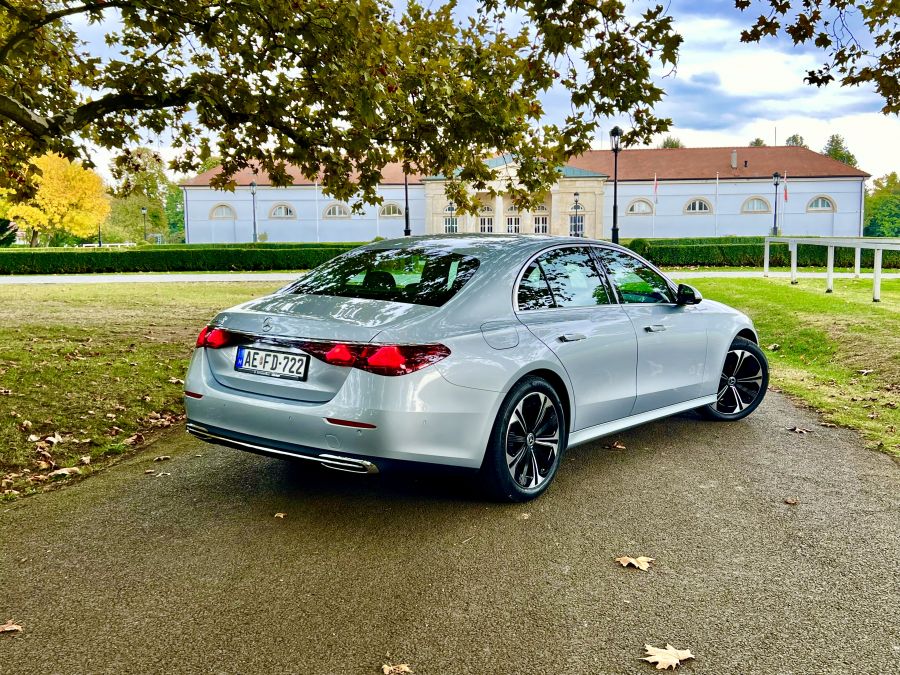 Szemet gyönyörködtető látvány – Mercedes-Benz E osztály bemutató - Autó & Motor - MOBILITY - 2023 Mercedes E, E osztály bemutató, mercedes benz, mercedes benz e osztály, mercedes e bemutató, 