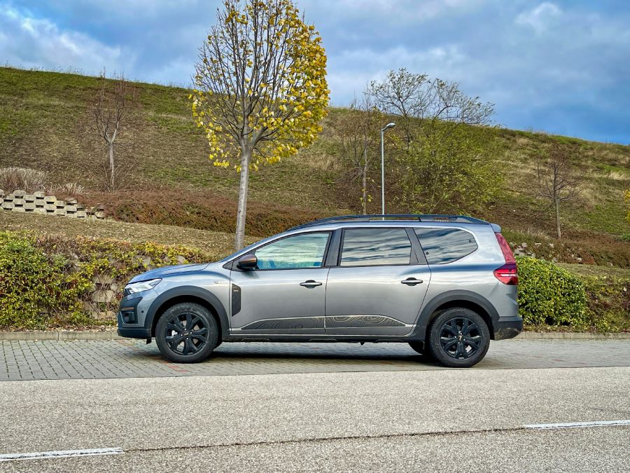 Hihetetlen funkciók – Dacia Jogger Extreme TCe110 - Autó & Motor - MOBILITY - 