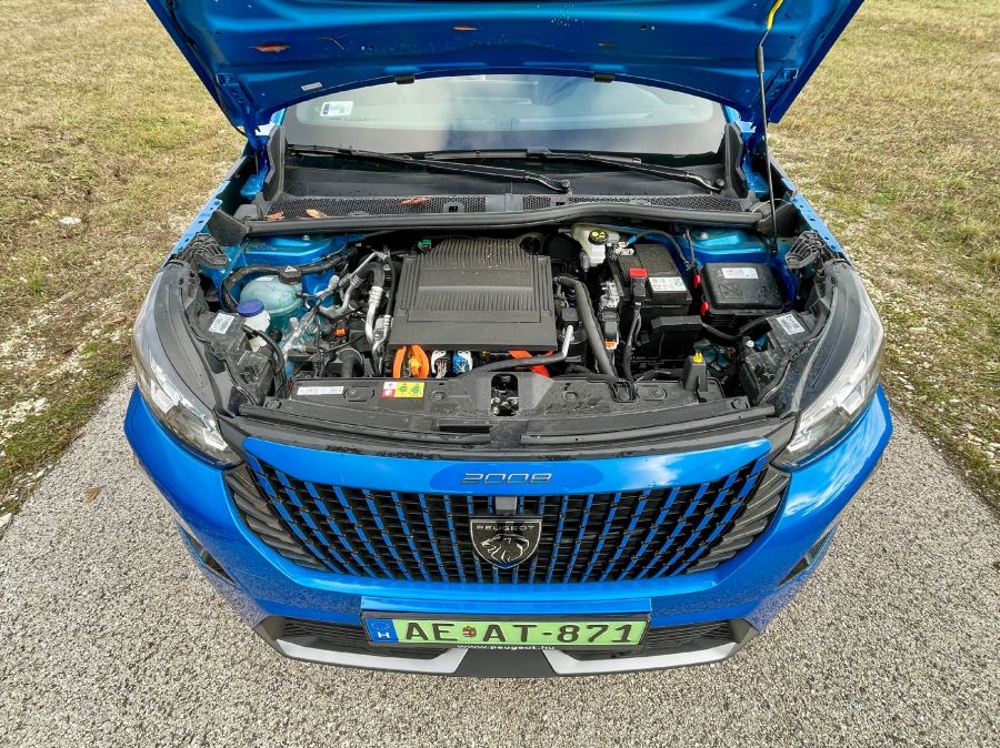 Az év legjobbja franciául – Peugeot e-2008 Allure - Autó & Motor - MOBILITY - Peugeot 2008 elektromos teszt, Peugeot e 2008 teszt Allure, Peugeot e-2008 teszt, Peugeot e2008 teszt, 