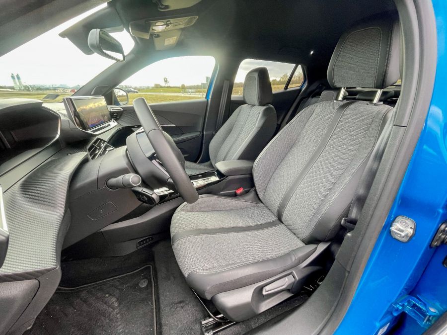 Az év legjobbja franciául – Peugeot e-2008 Allure - Autó & Motor - MOBILITY - Peugeot 2008 elektromos teszt, Peugeot e 2008 teszt Allure, Peugeot e-2008 teszt, Peugeot e2008 teszt, 