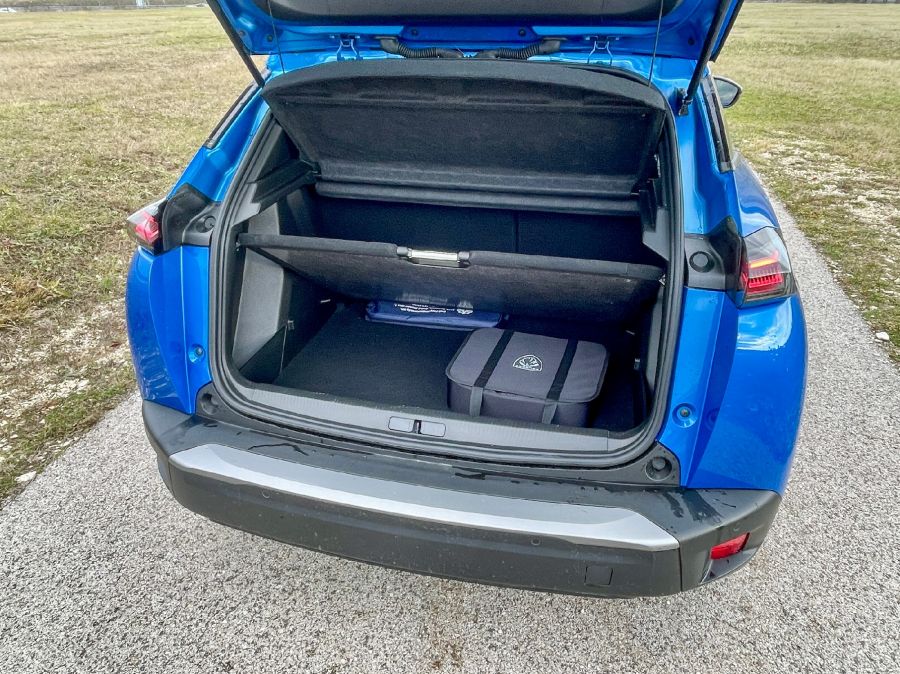 Az év legjobbja franciául – Peugeot e-2008 Allure - Autó & Motor - MOBILITY - Peugeot 2008 elektromos teszt, Peugeot e 2008 teszt Allure, Peugeot e-2008 teszt, Peugeot e2008 teszt, 