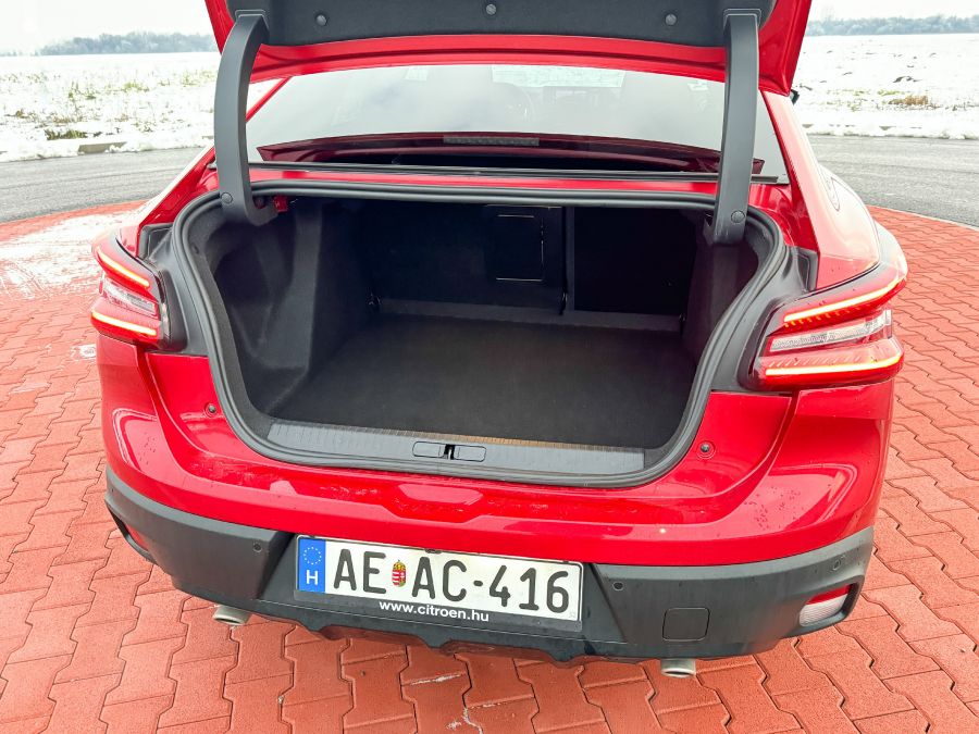 Benzines családi 2023 – Citroën C4 X 1.2 - Autó & Motor - MOBILITY - Citroen C4 X 1%2C2 teszt, Citroen c4 x benzin, Citroen c4 x teszt, 