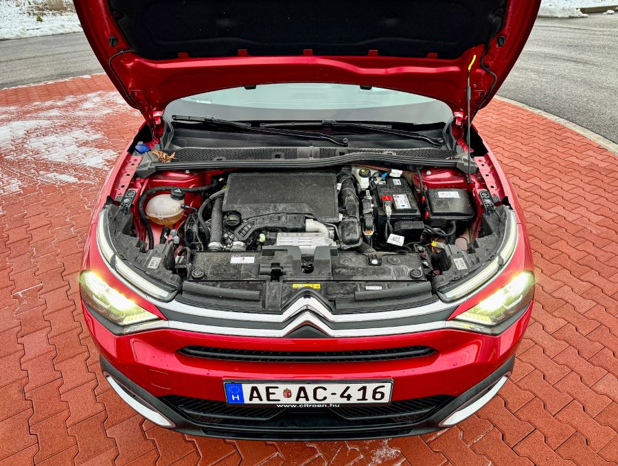 Benzines családi 2023 – Citroën C4 X 1.2 - Autó & Motor - MOBILITY - Citroen C4 X 1%2C2 teszt, Citroen c4 x benzin, Citroen c4 x teszt, 