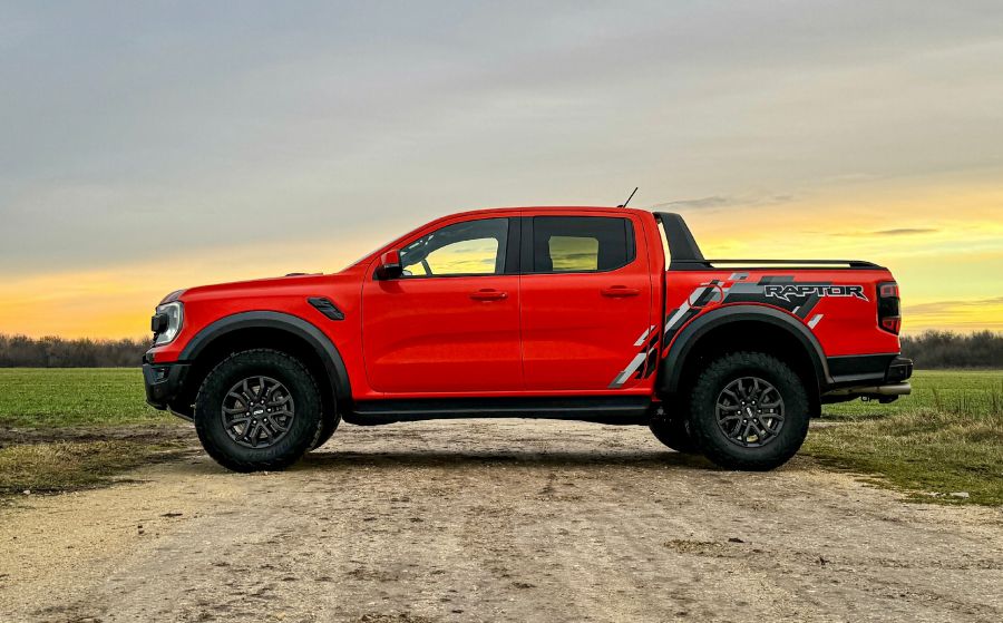 Pickup a csúcson – Ford Ranger Raptor 3.0 Eco Boost - Autó & Motor - MOBILITY - 2023 Ford ranger raptor teszt, 2023 Ranger Raptor 3.0 Eco Boost teszt, Ford Ranger Raptor teszt, raptor teszt, 